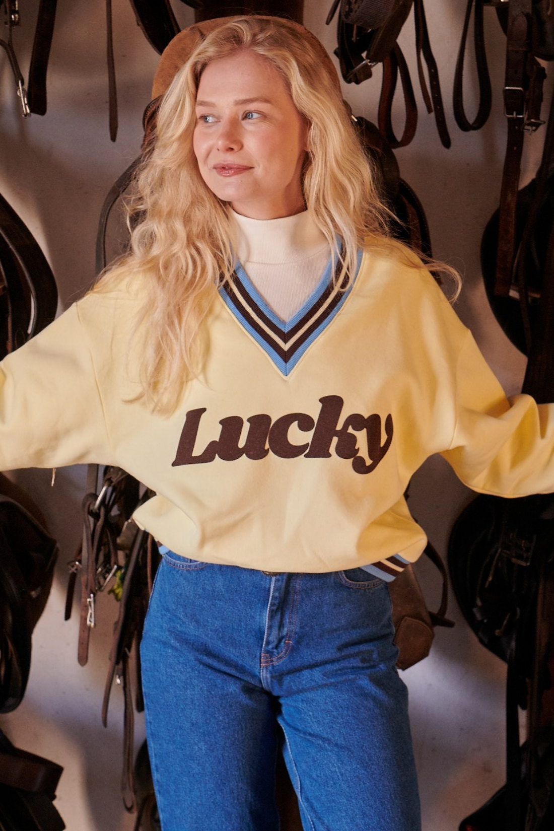 LUCKY BUTTER-COLORED SWEATSHIRT