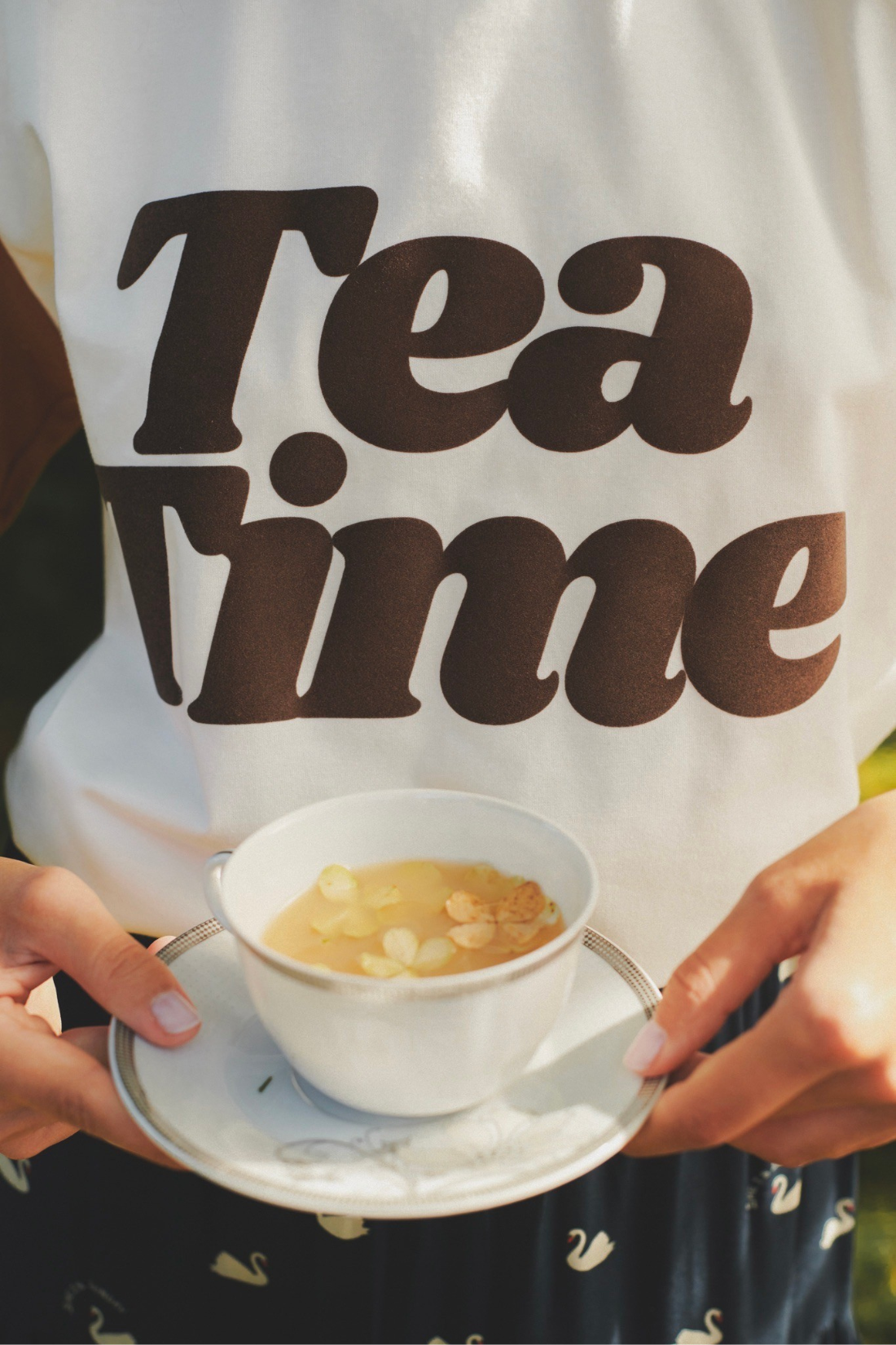 TEA TIME CREAM T-SHIRT