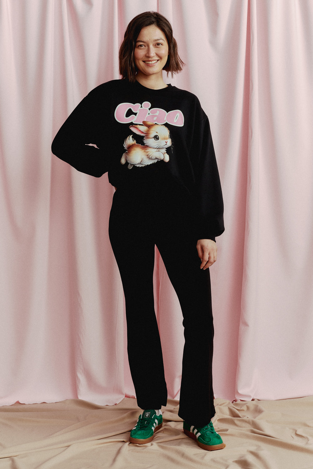 BUNNY BLACK SWEATSHIRT