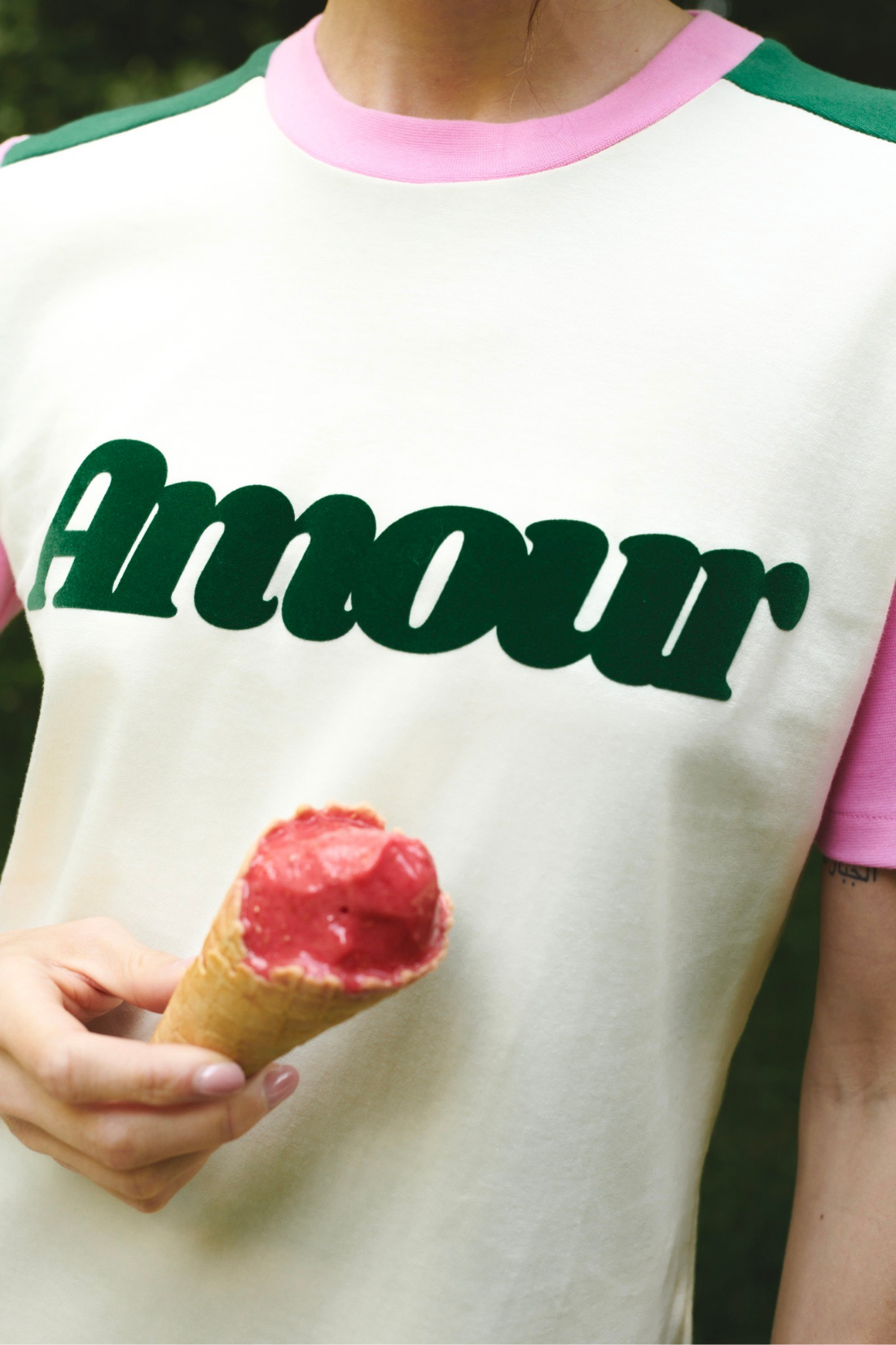 AMOUR STRAWBERRY CREAMY T-SHIRT