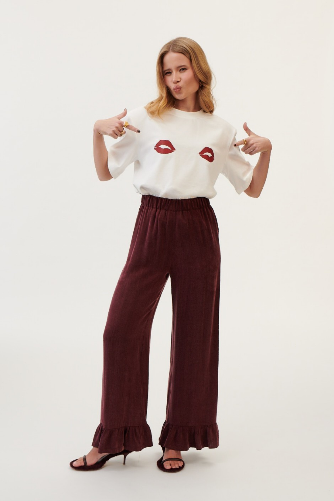 T-SHIRT FIRST KISS BIAŁY