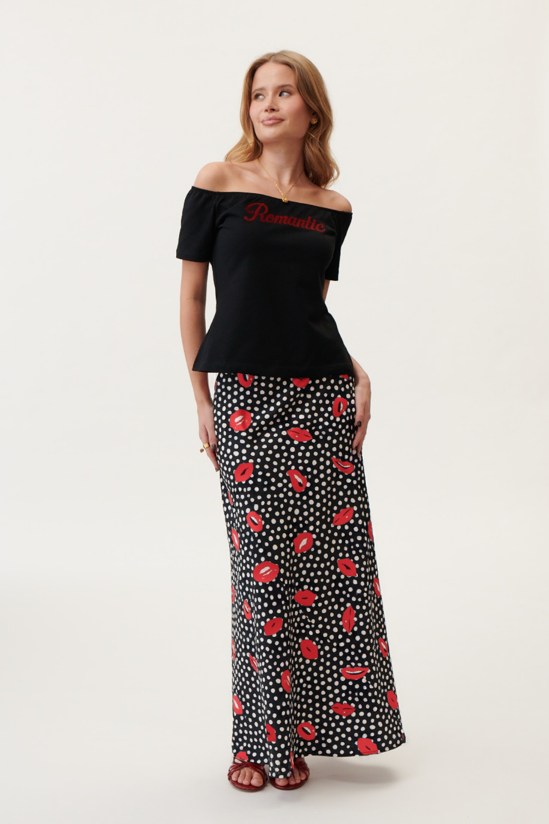 T-SHIRT ROMANTIC CZARNY