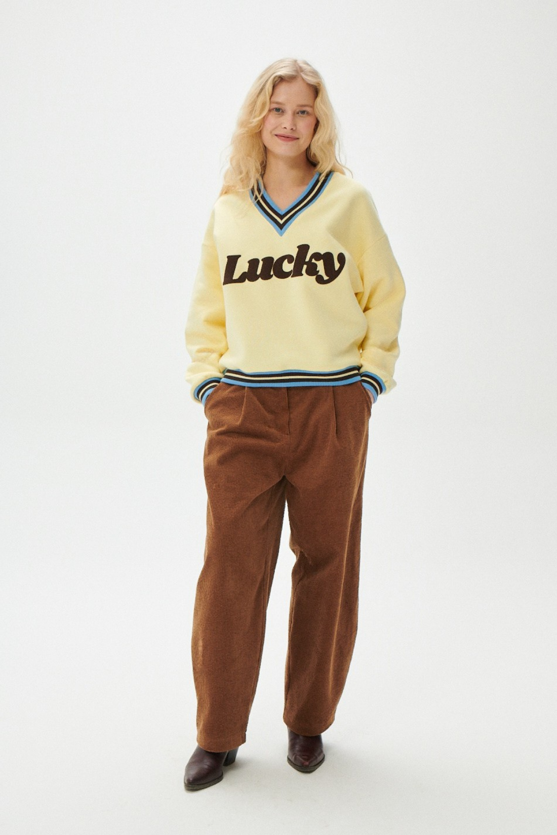 LUCKY BUTTER-COLORED SWEATSHIRT