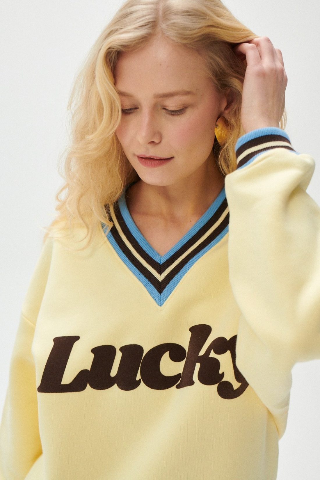 LUCKY BUTTER-COLORED SWEATSHIRT