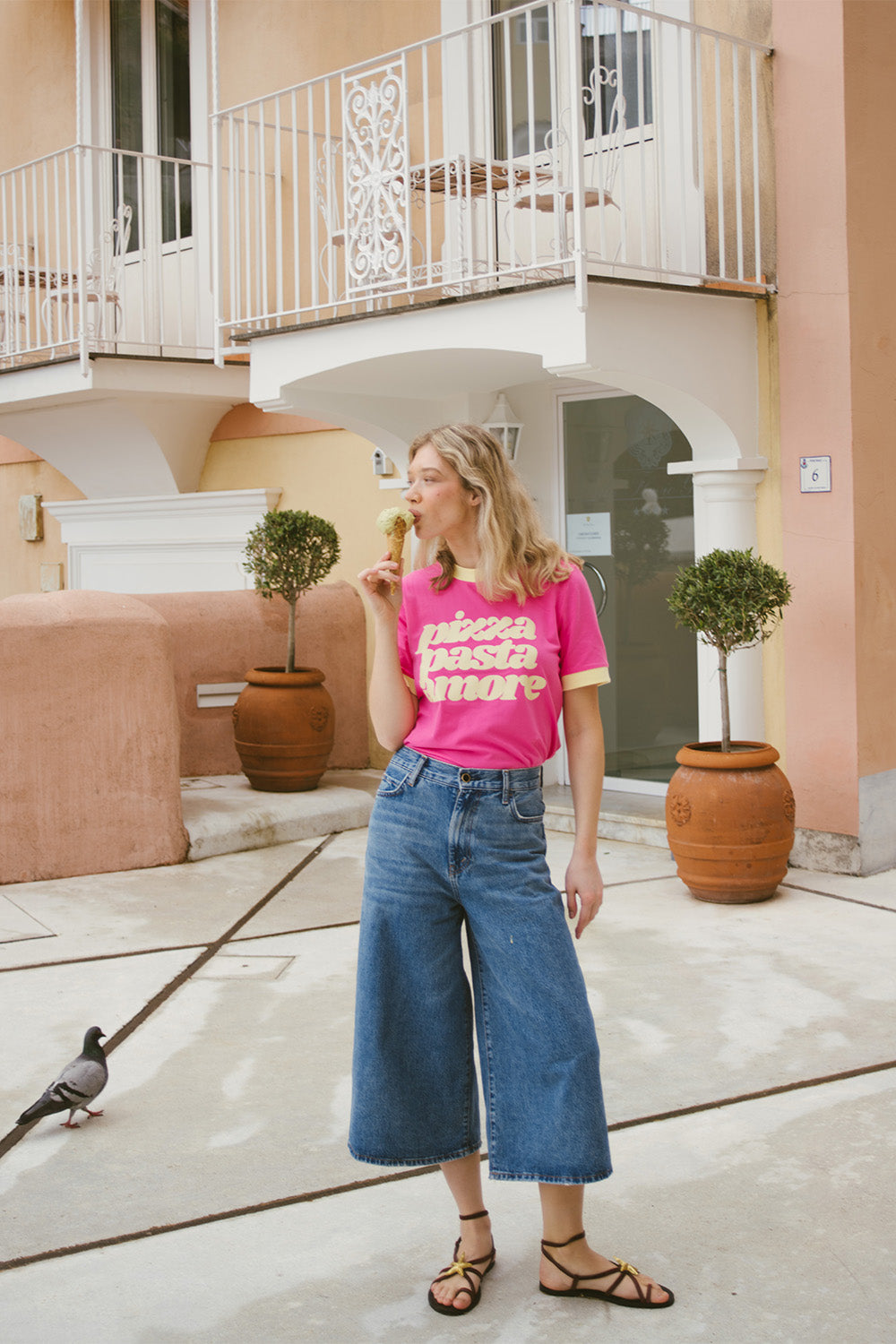 PIZZA PASTA AMORE PINK T-SHIRT