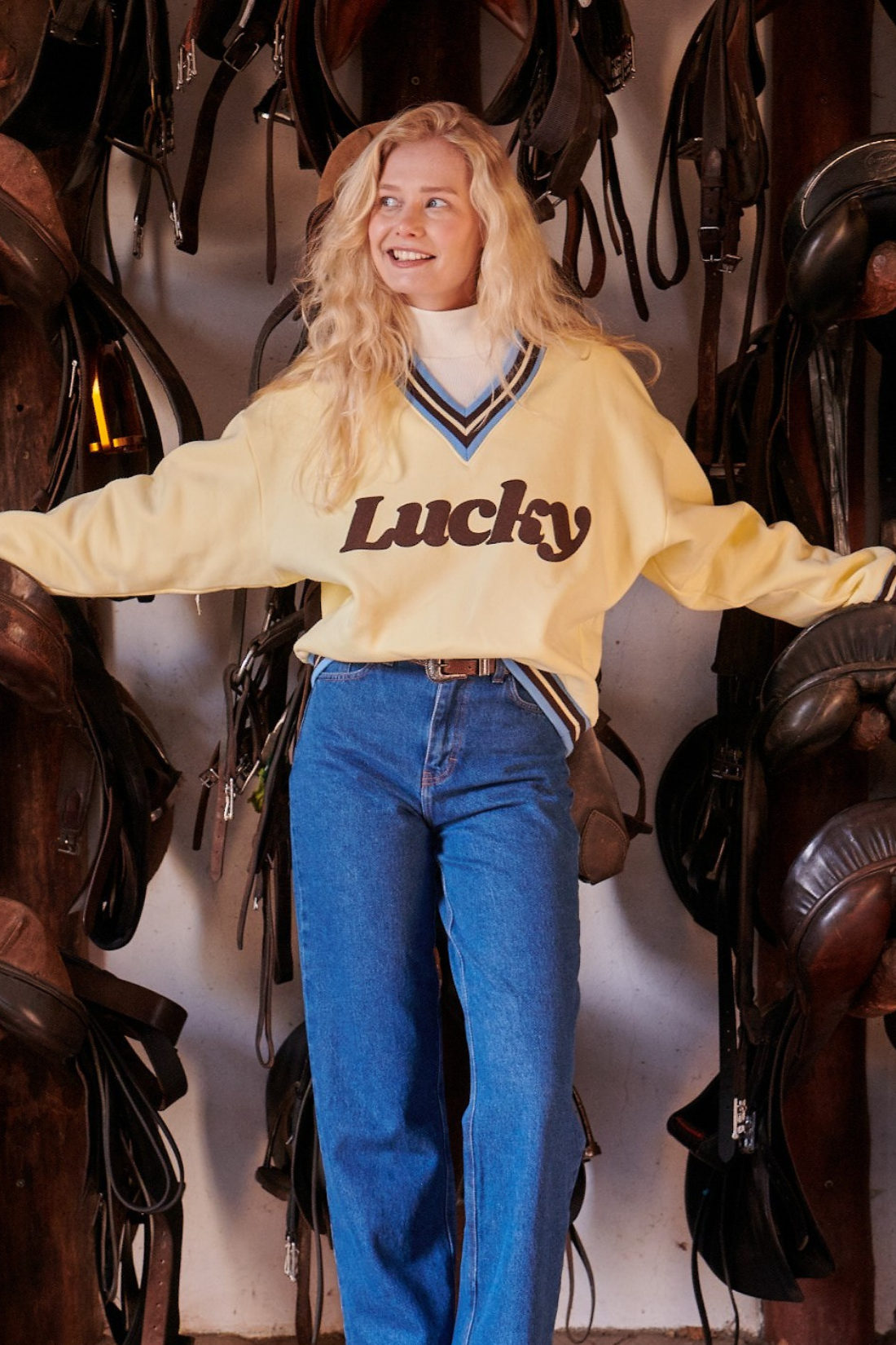 LUCKY BUTTER-COLORED SWEATSHIRT