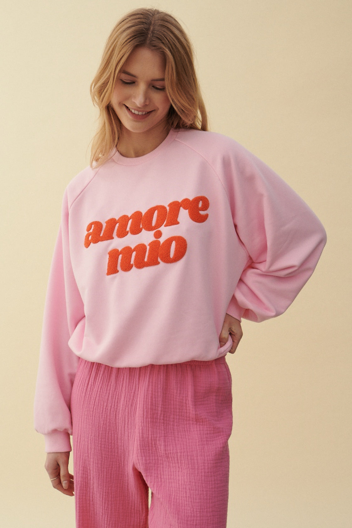 AMORE MIO PINK SWEATSHIRT