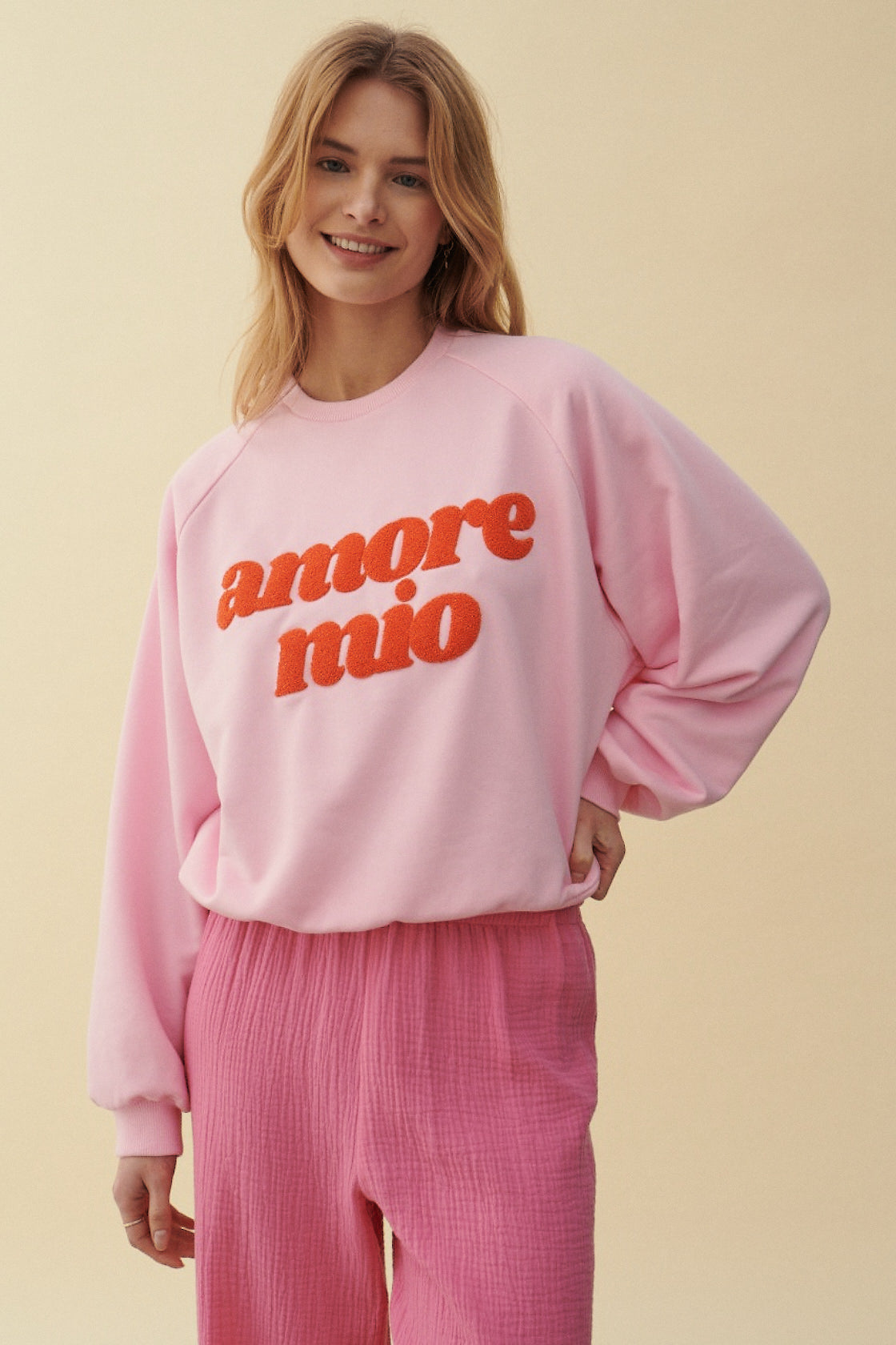 AMORE MIO PINK SWEATSHIRT