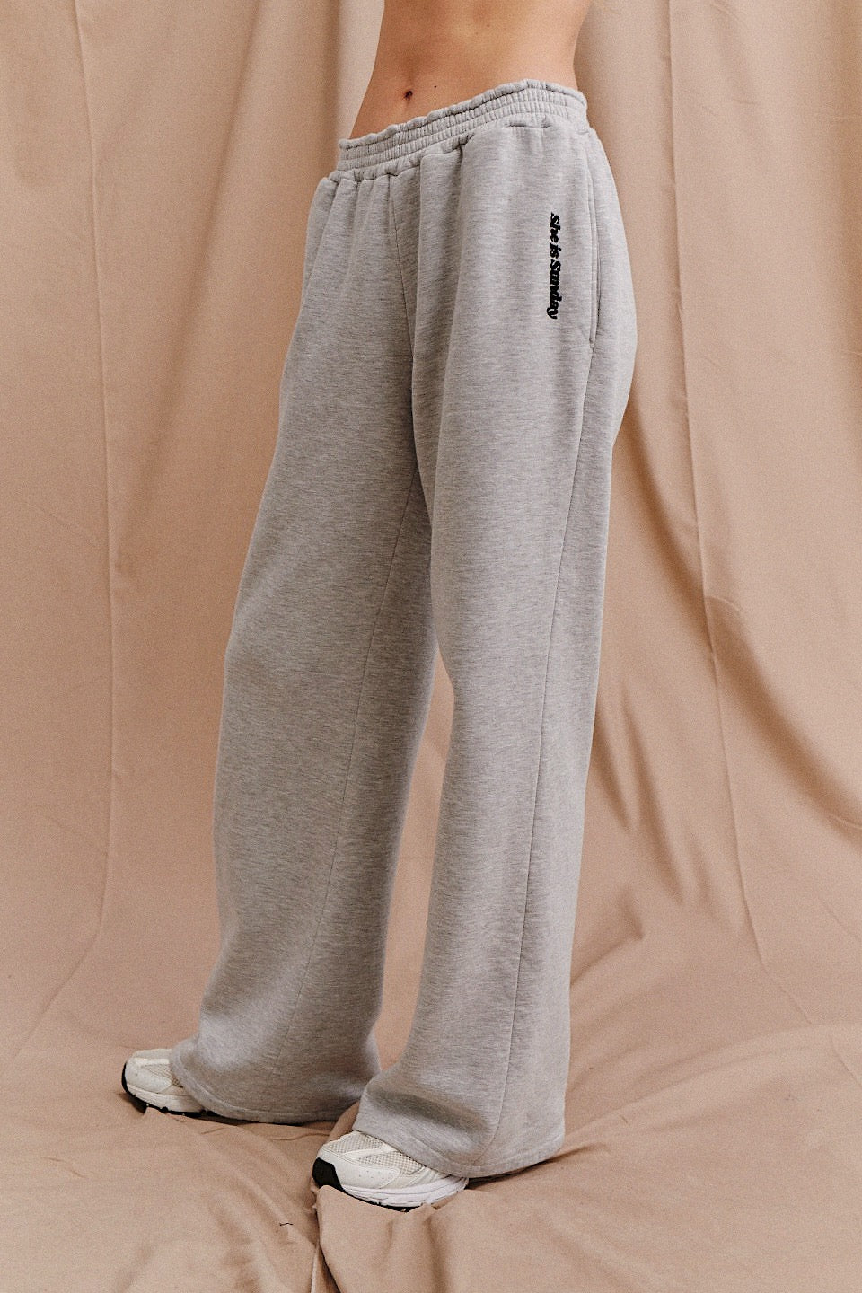 SUNDAY GREY SWEATPANTS