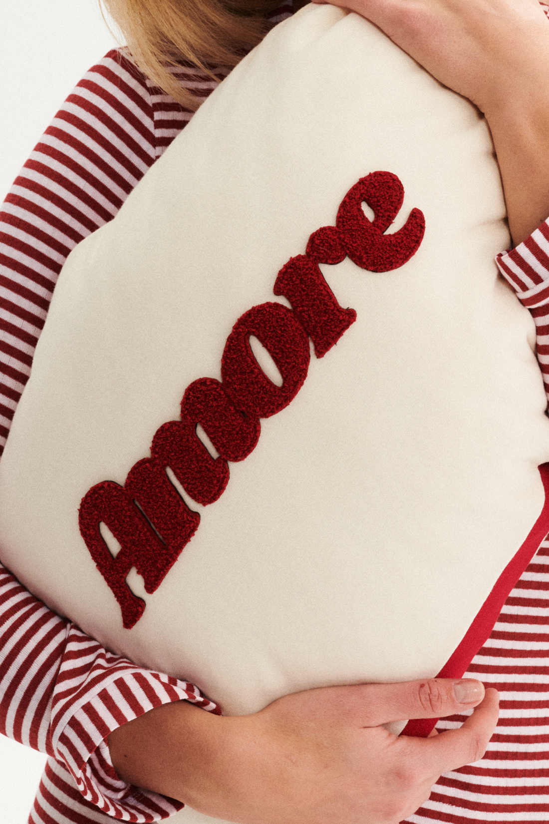 AMORE BEIGE CUSHION