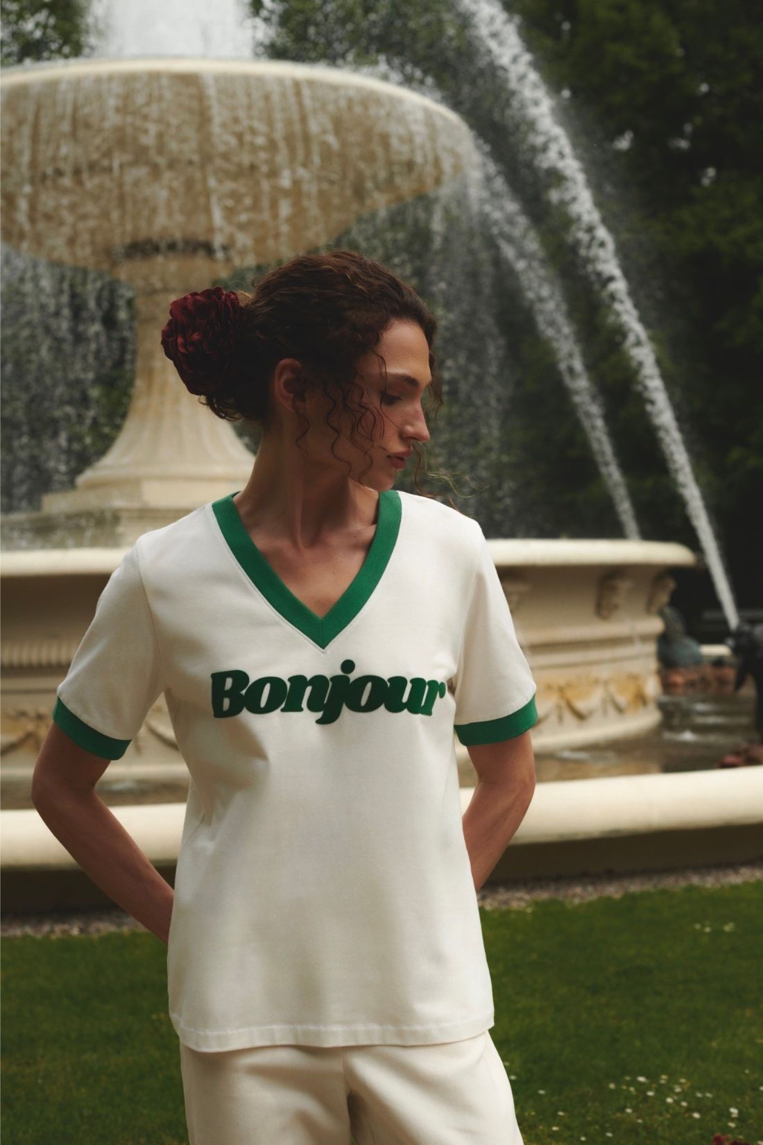 V-NECK BONJOUR GREEN T-SHIRT
