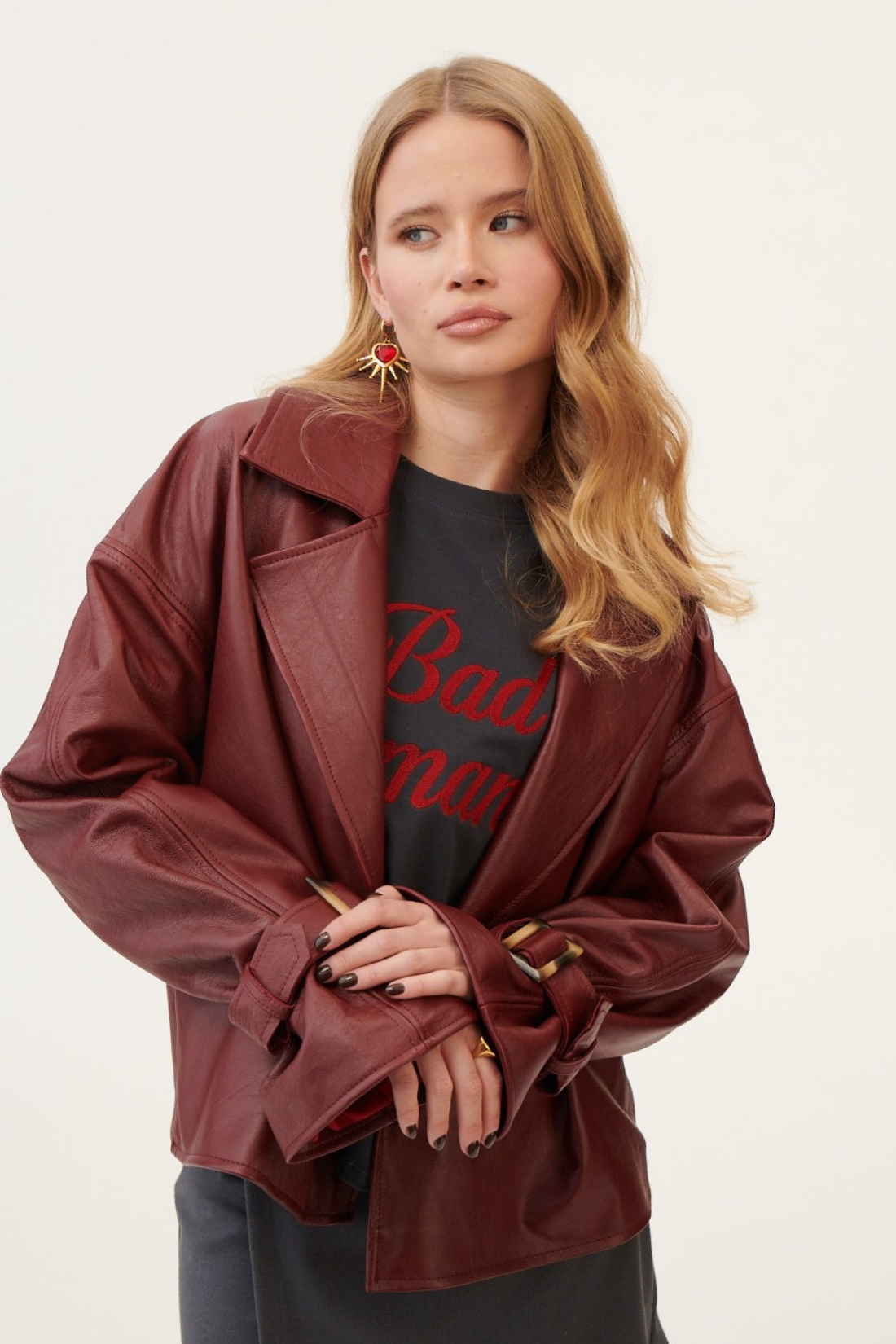 T-SHIRT BOXY BAD ROMANCE SZARY