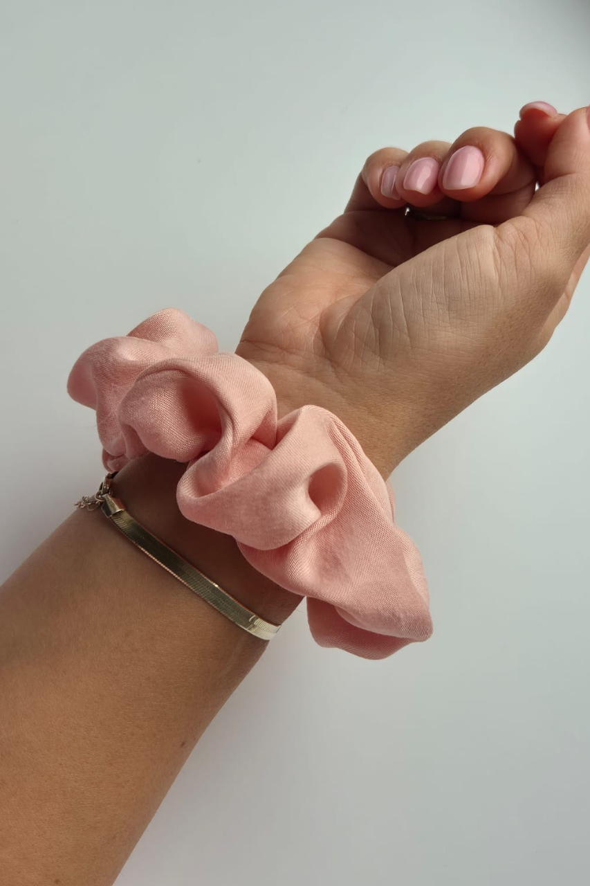 BLUSH HAIR TIE