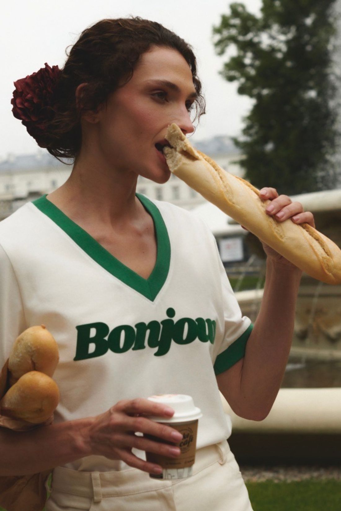 V-NECK BONJOUR GREEN T-SHIRT