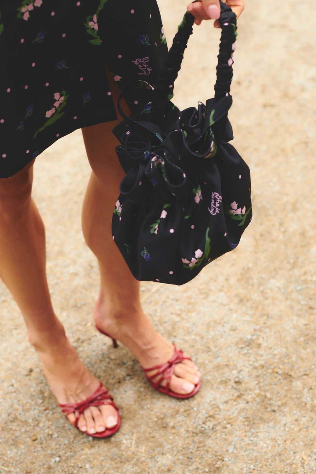 PROVANCE BLACK PRINT DRAWSTRING BAG