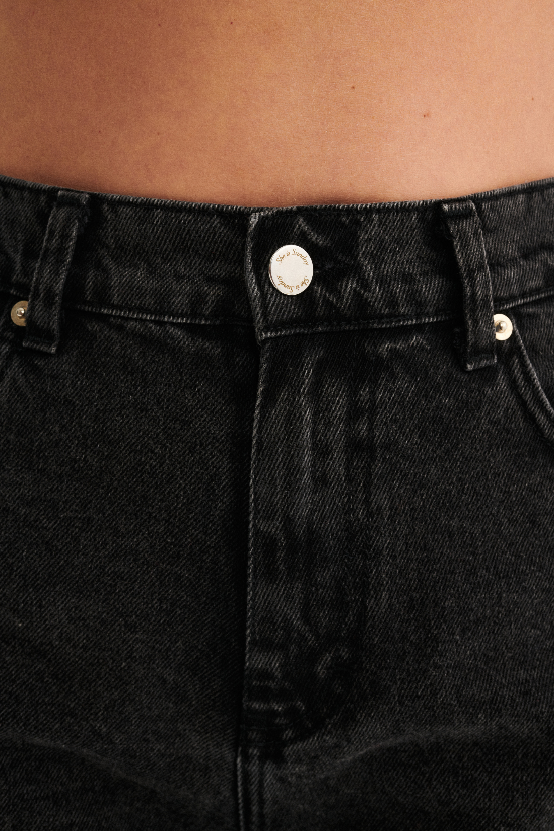 ICONIC JEANS