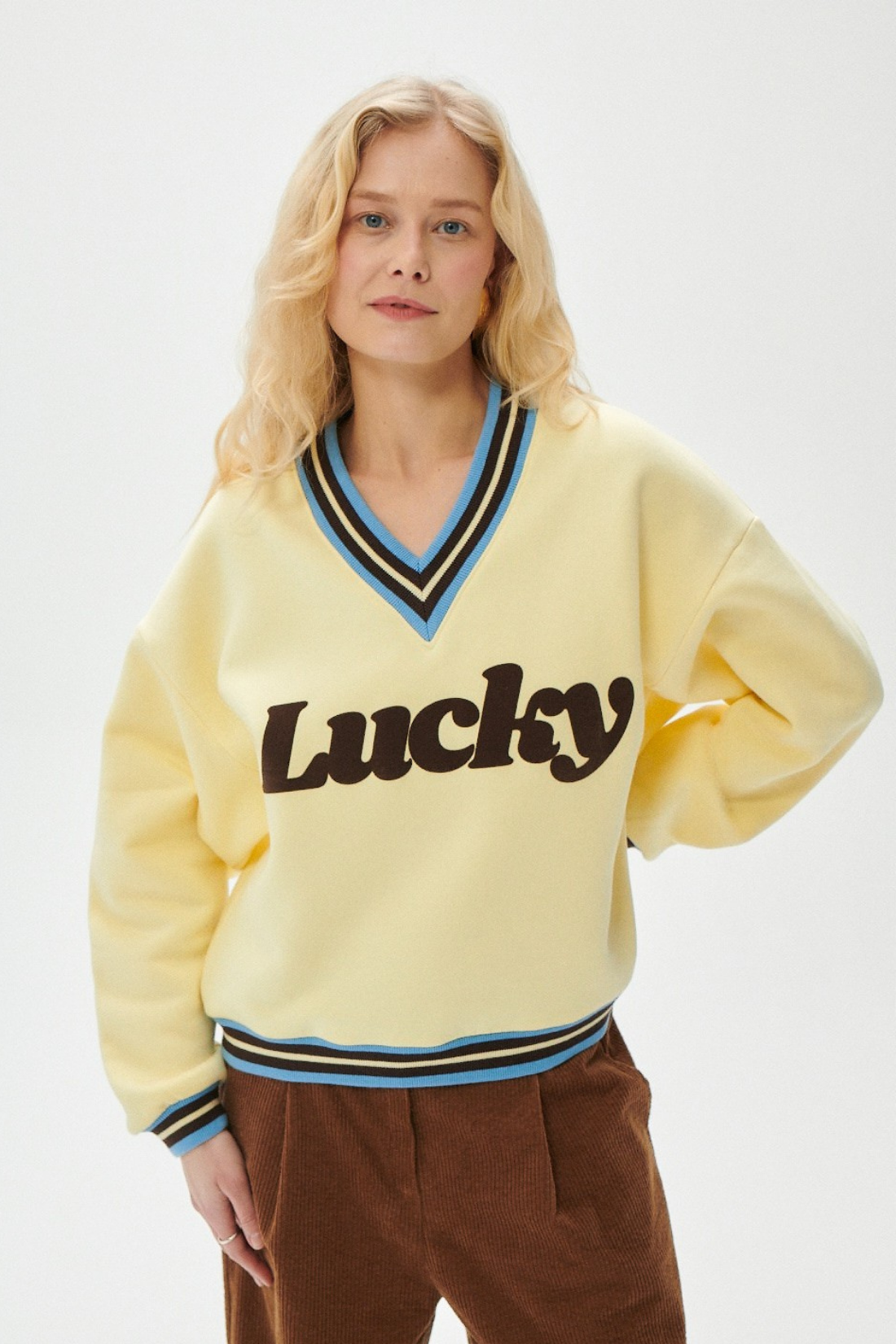 LUCKY BUTTER-COLORED SWEATSHIRT