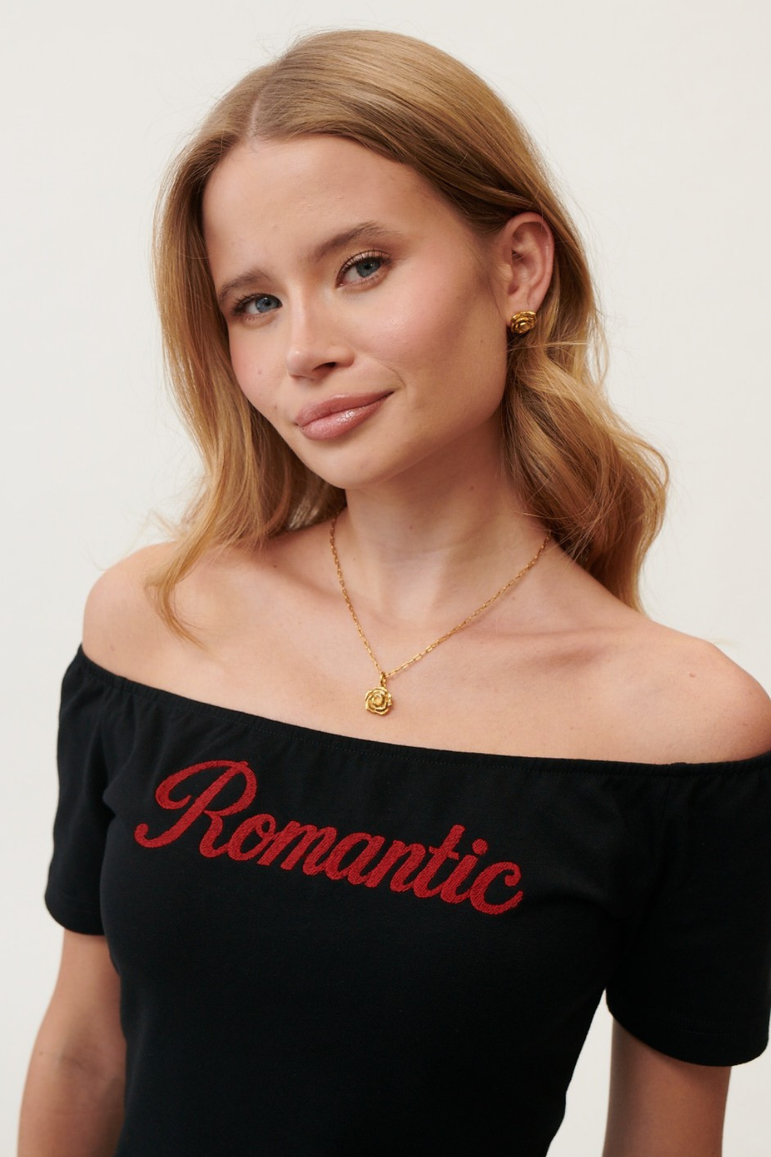 T-SHIRT ROMANTIC CZARNY