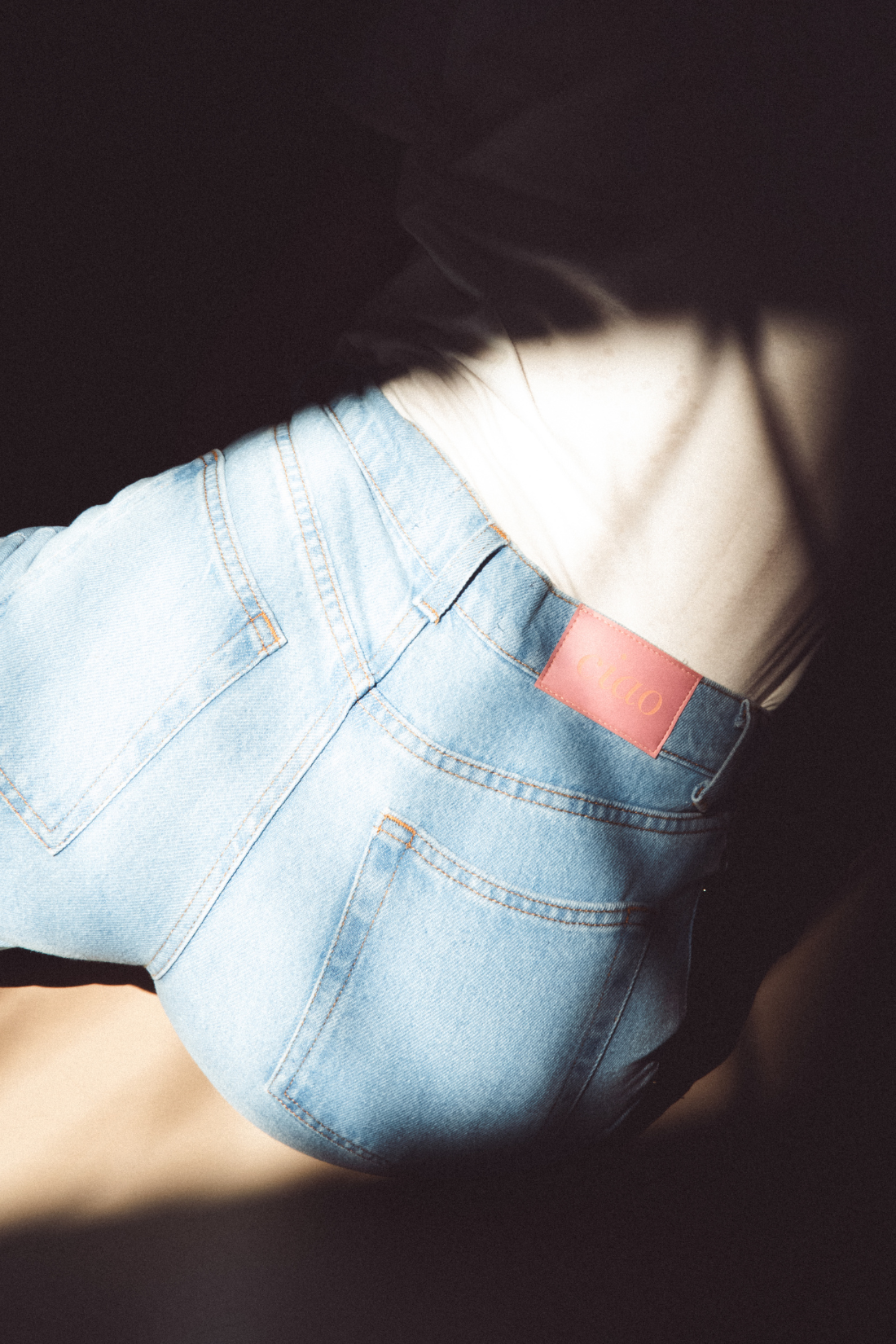 FEMME LIGHT BLUE JEANS