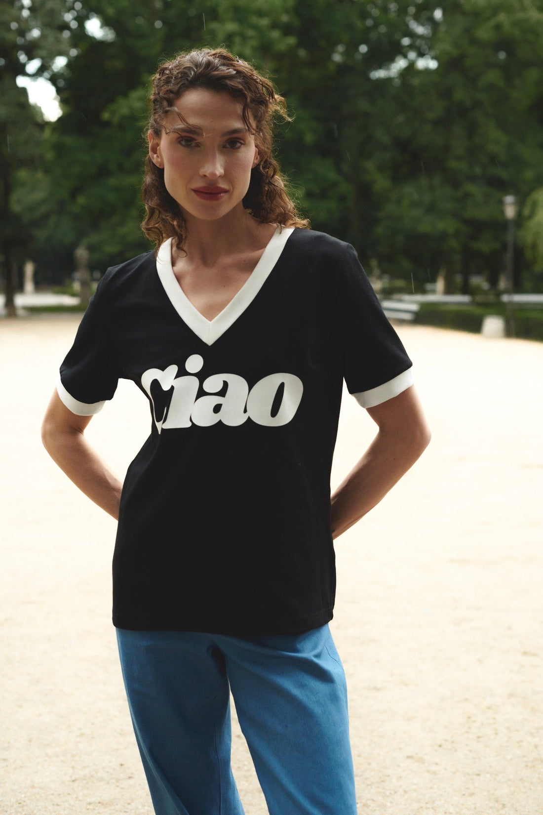 T-SHIRT CIAO V-NECK BLACK