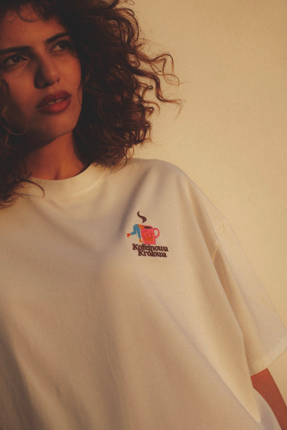 COFFEE QUEEN CREAM T-SHIRT