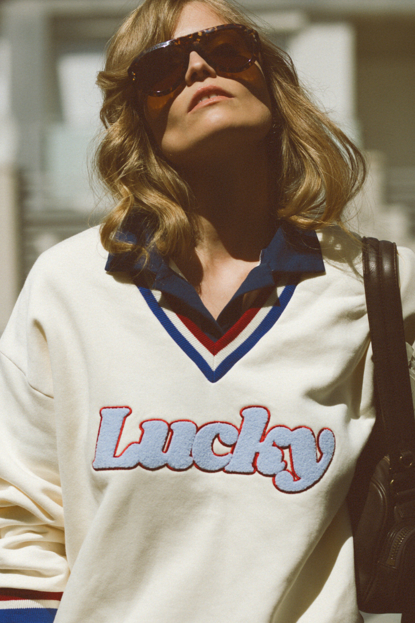 LUCKY CREAM SWEATSHIRT